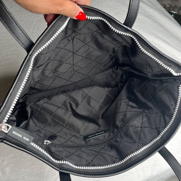 Michael Kors Gray & Black Tote Bag With Zipper & Logo Design - Picture 3 of 6